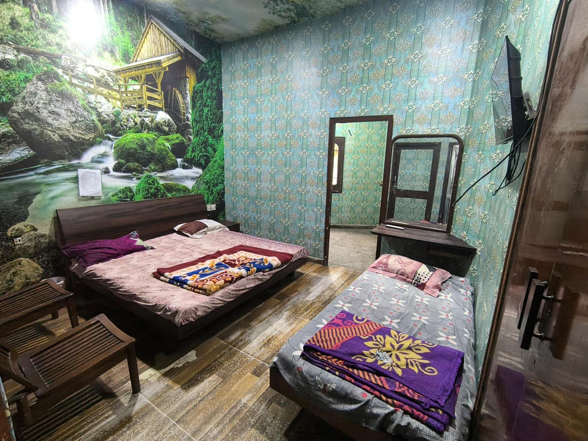 Hotel Jogi Guest House Welcome All Families, Friends, Groups, Couples, Singles Fully Airconditioner, Attach Washrooms, Lift, Wifi, 24 Hours Room Service, Power Backup Amritsar Exterior photo