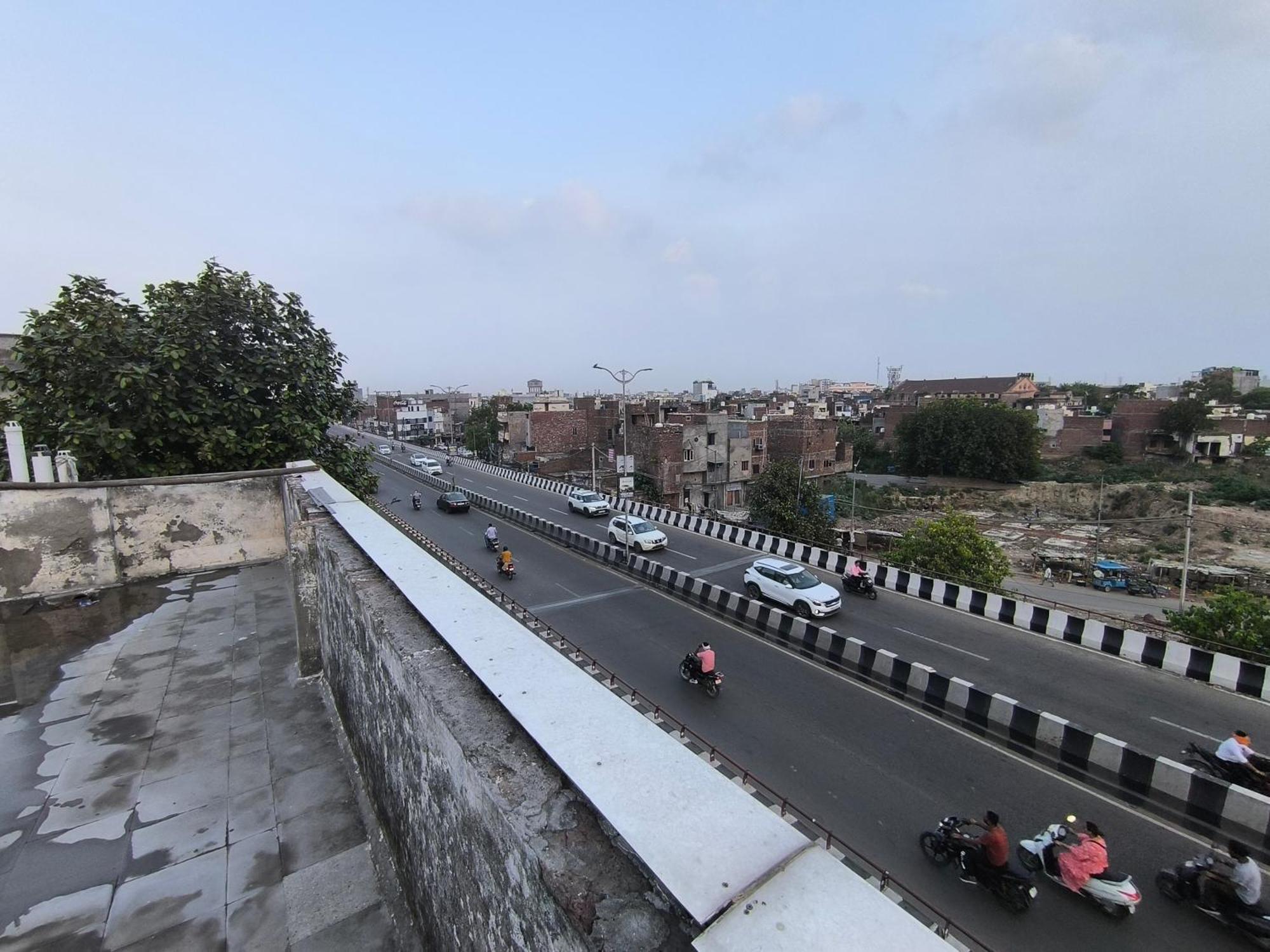 Hotel Jogi Guest House Welcome All Families, Friends, Groups, Couples, Singles Fully Airconditioner, Attach Washrooms, Lift, Wifi, 24 Hours Room Service, Power Backup Amritsar Exterior photo