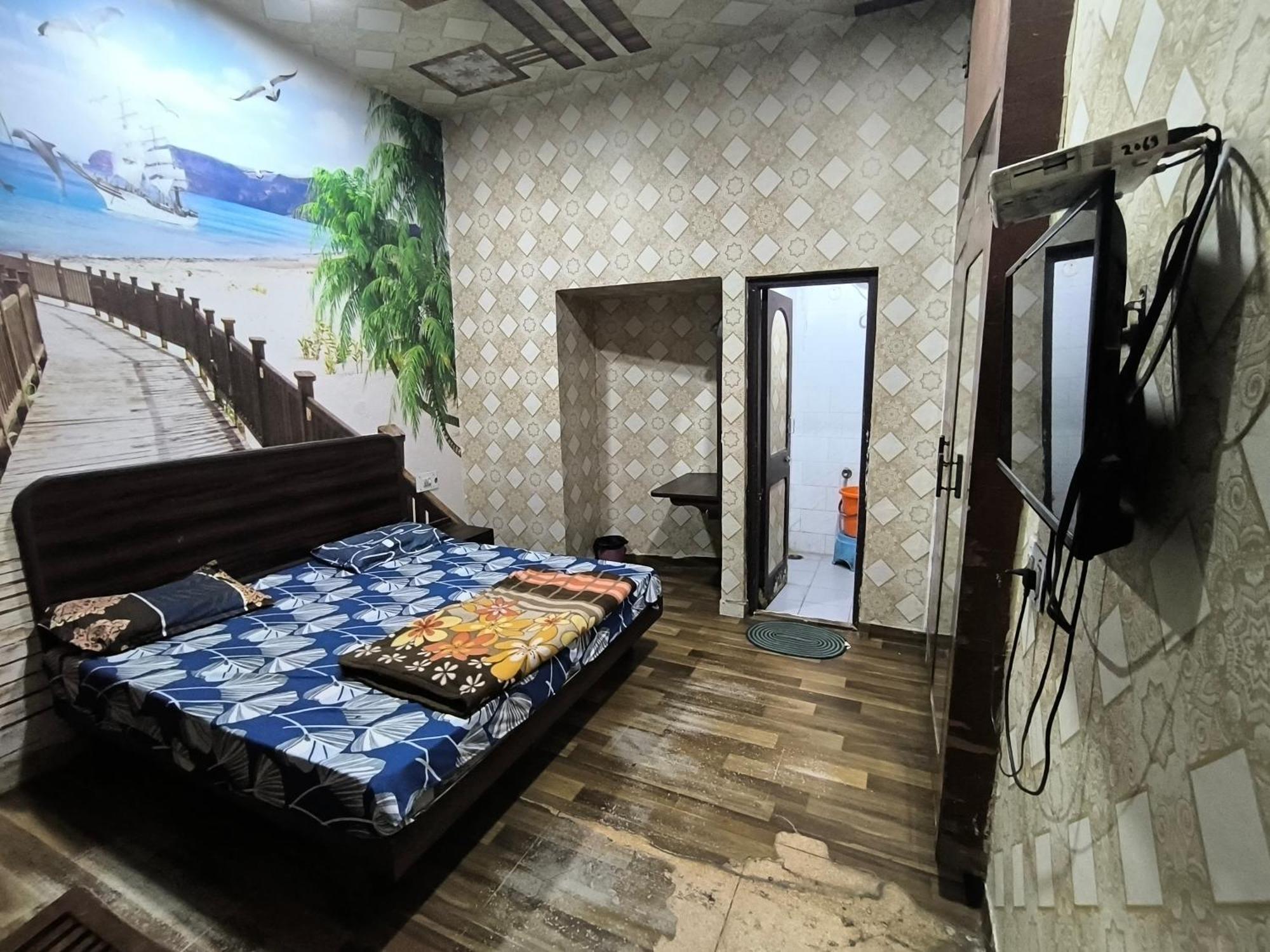Hotel Jogi Guest House Welcome All Families, Friends, Groups, Couples, Singles Fully Airconditioner, Attach Washrooms, Lift, Wifi, 24 Hours Room Service, Power Backup Amritsar Exterior photo